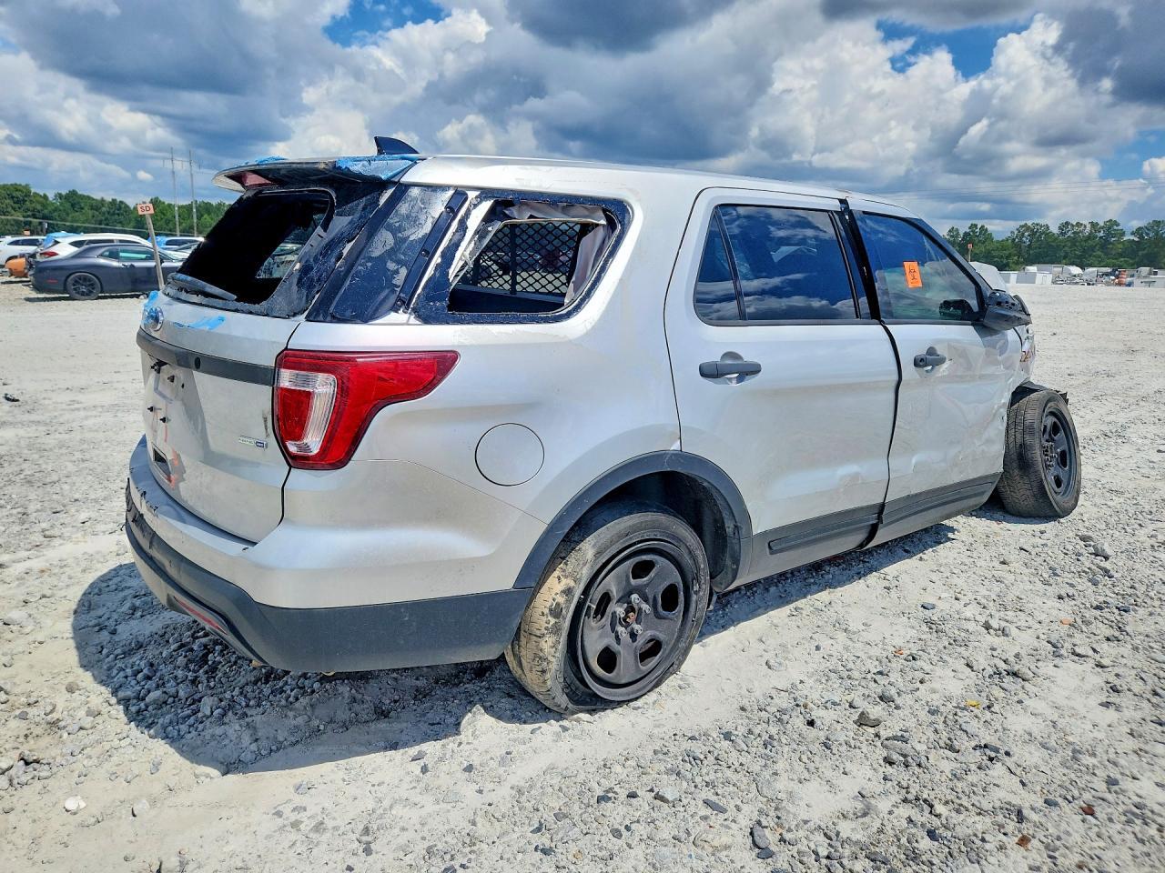 2017 Ford Explorer Police Interceptor - zdjęcie 3