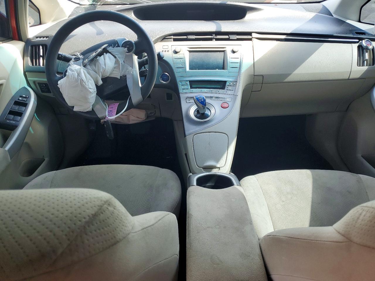 2013 Toyota Prius Two - zdjęcie 8