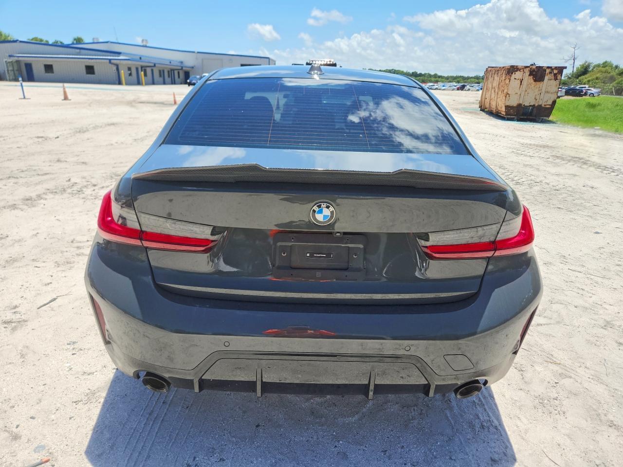 2026 BMW 330I - zdjęcie 6