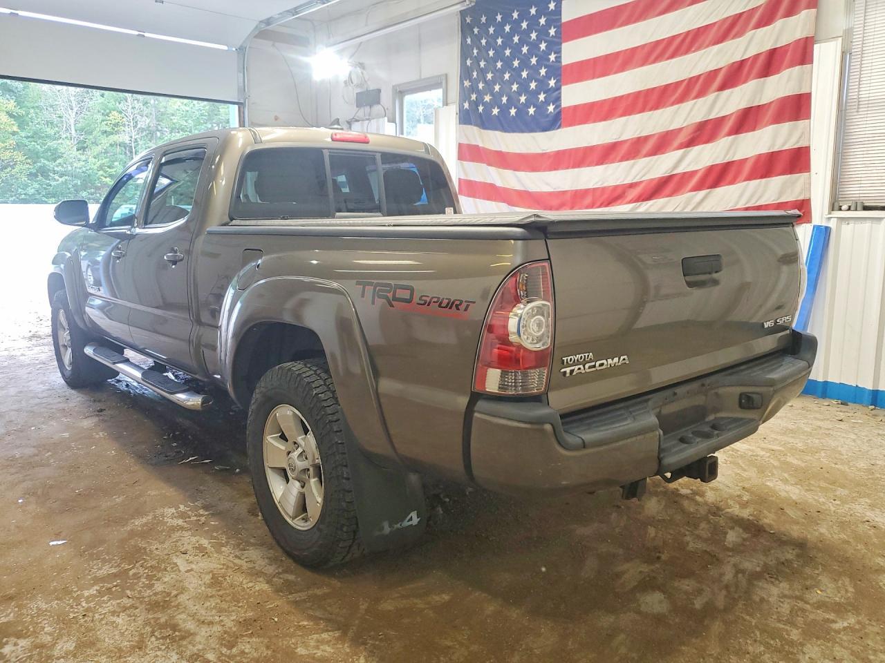 2015 Toyota Tacoma Double Cab Long Bed - zdjęcie 2
