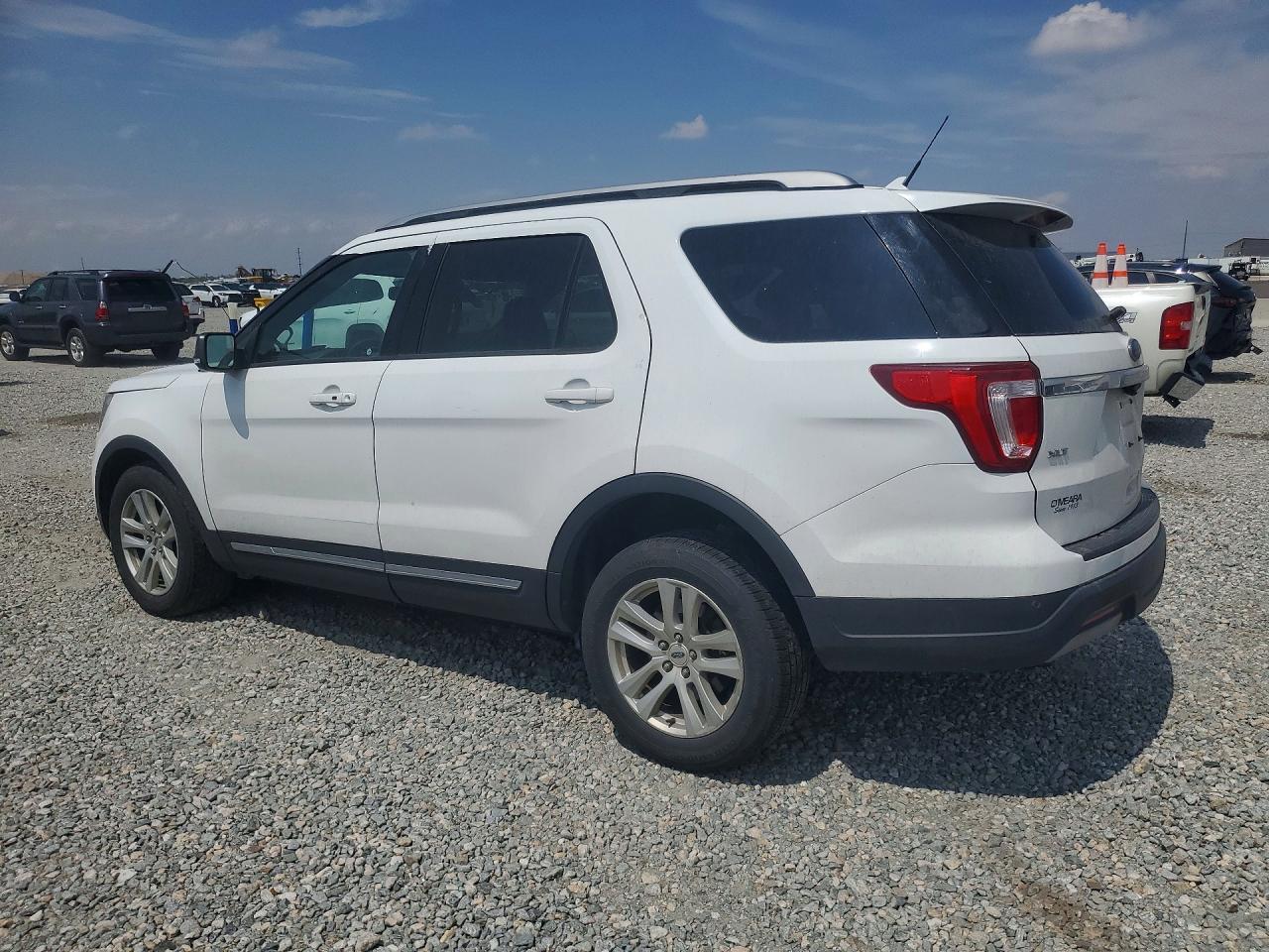 2019 Ford Explorer Xlt - zdjęcie 2