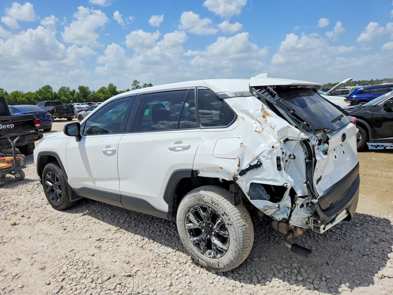 2024 Toyota Rav4 Le - zdjęcie 2