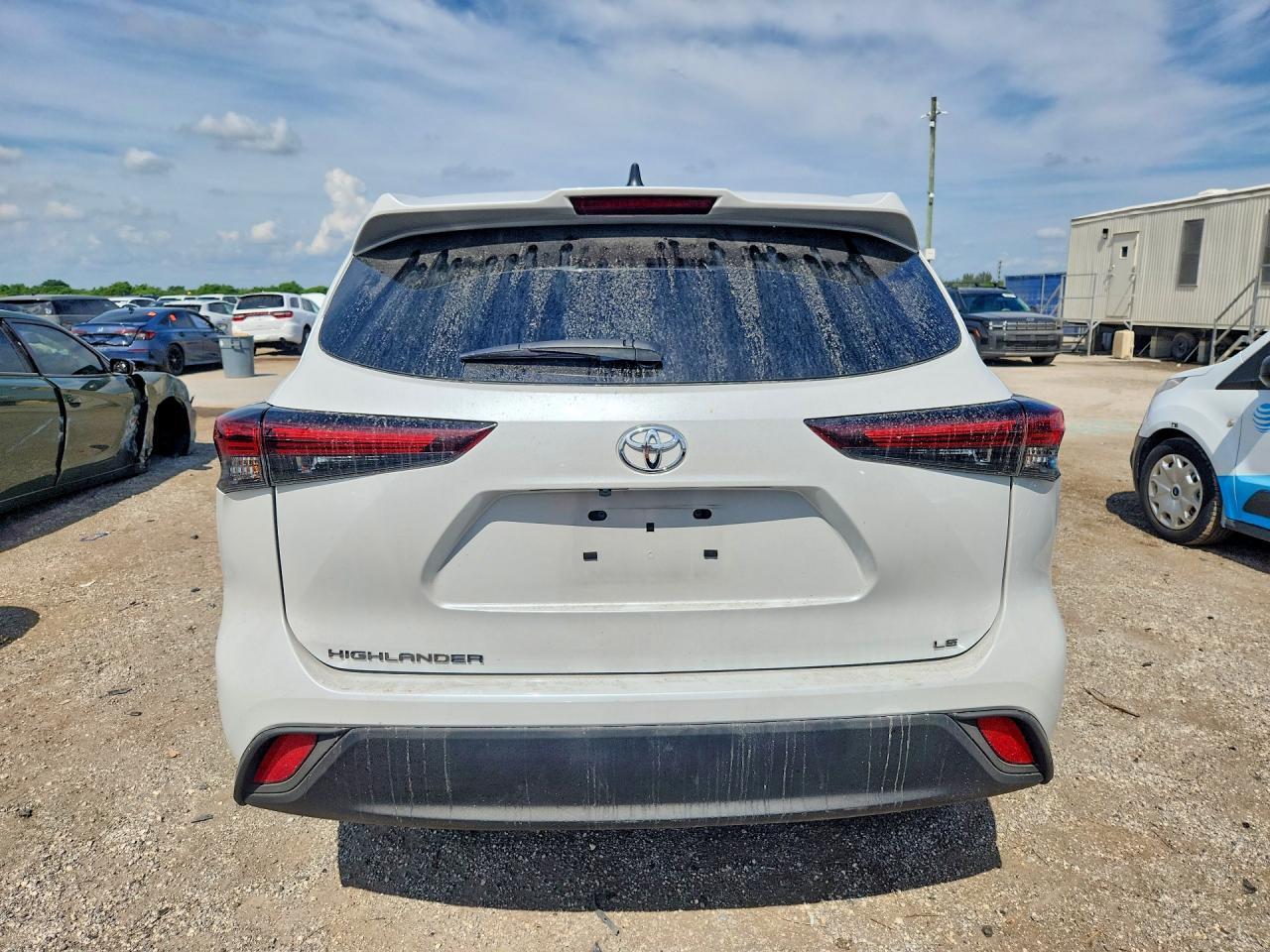 2025 Toyota Highlander Le - zdjęcie 6
