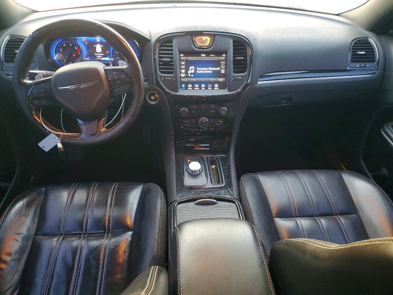 2020 Chrysler 300 S - zdjęcie 8
