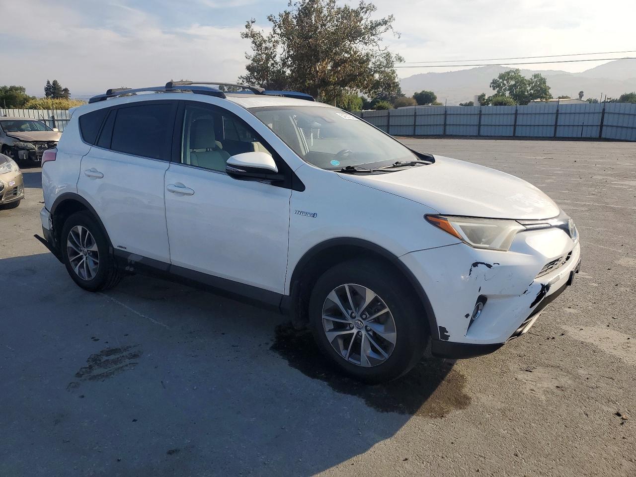 2017 Toyota Rav4 Hybrid Xle - zdjęcie 4
