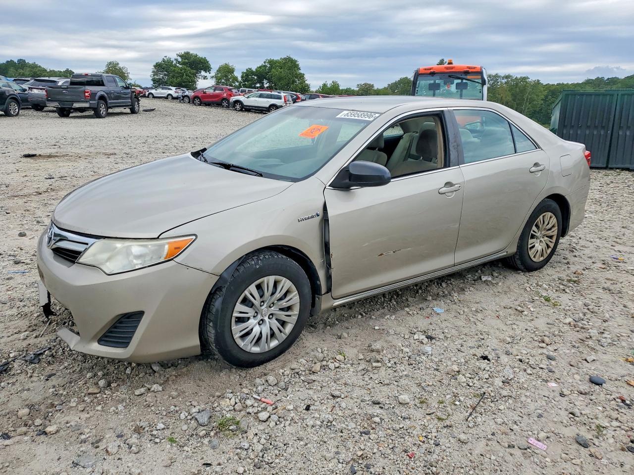 2014 Toyota Camry Hybrid Le - zdjęcie główne