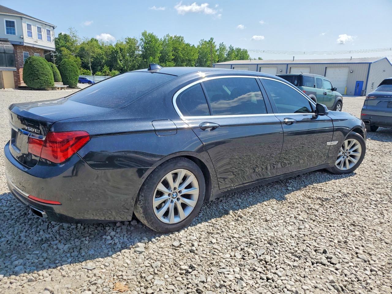 2015 BMW Seria 7 740Li - zdjęcie 3