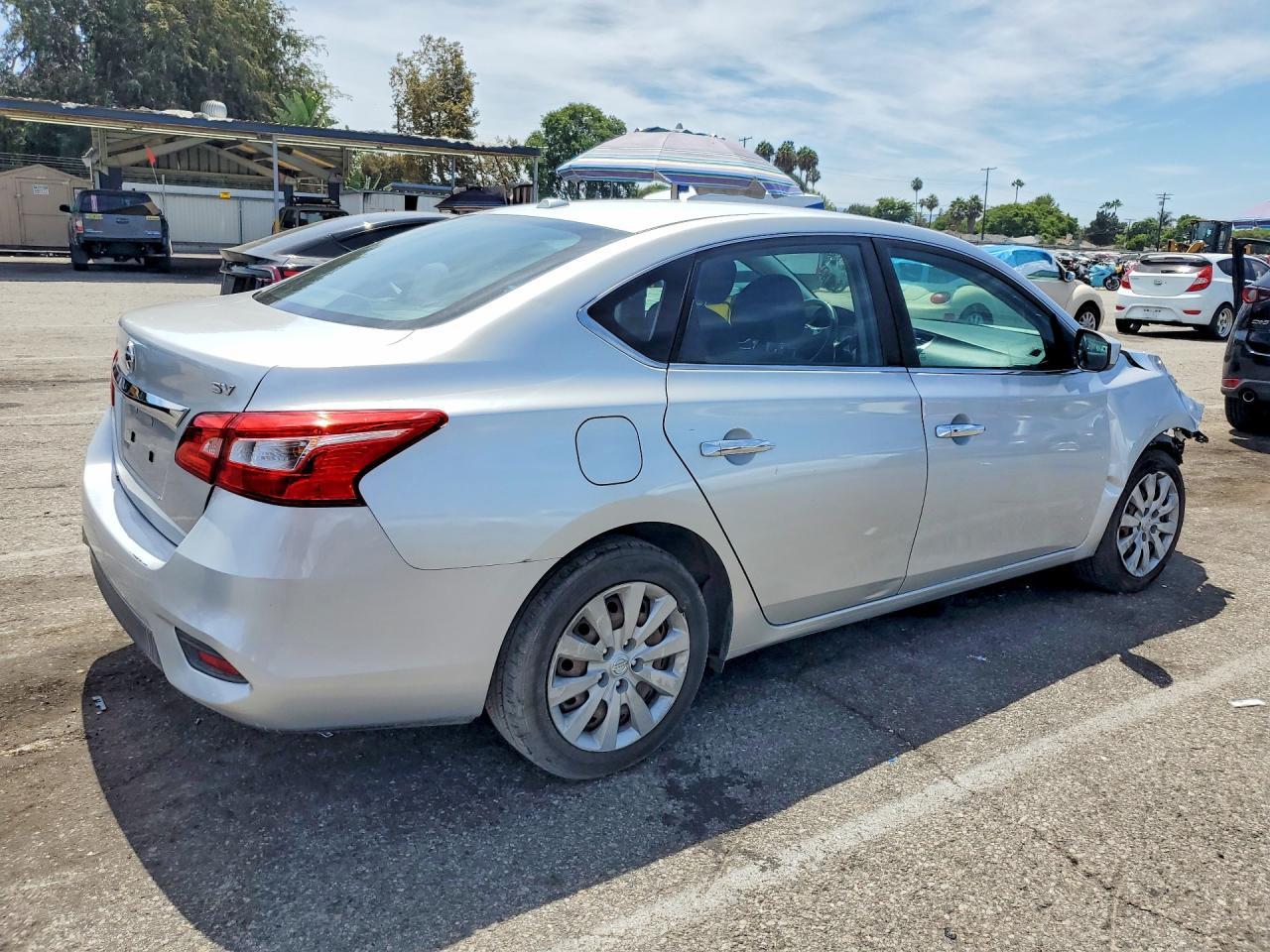 2017 Nissan Sentra Sv - zdjęcie 3
