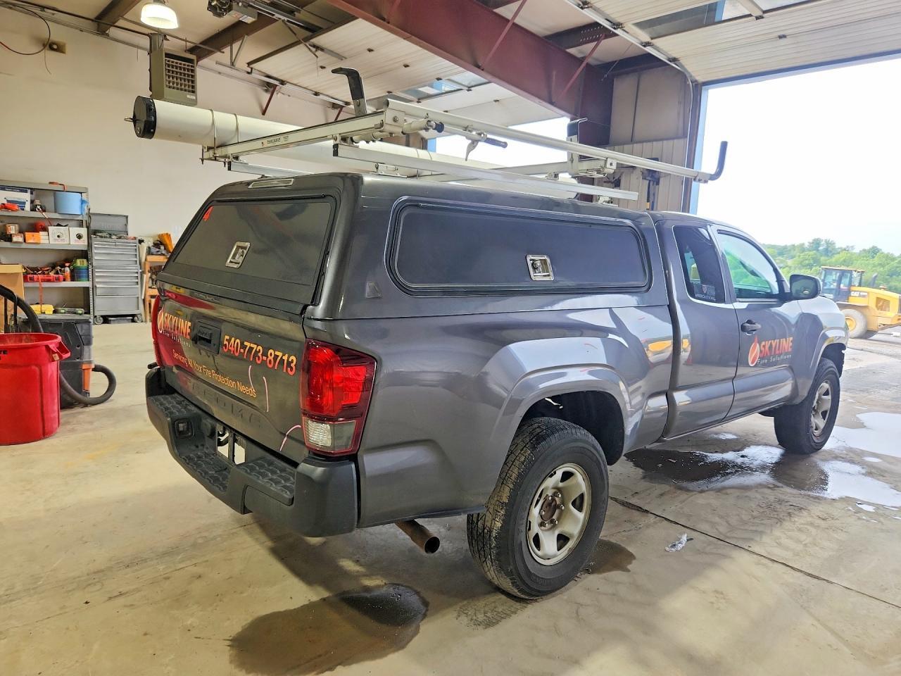2022 Toyota Tacoma Sr - zdjęcie 3