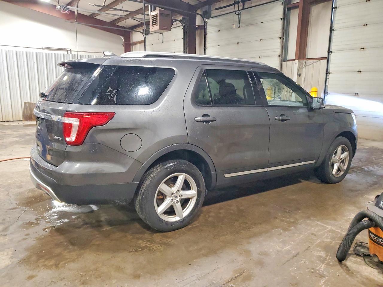 2016 Ford Explorer Xlt - zdjęcie 3