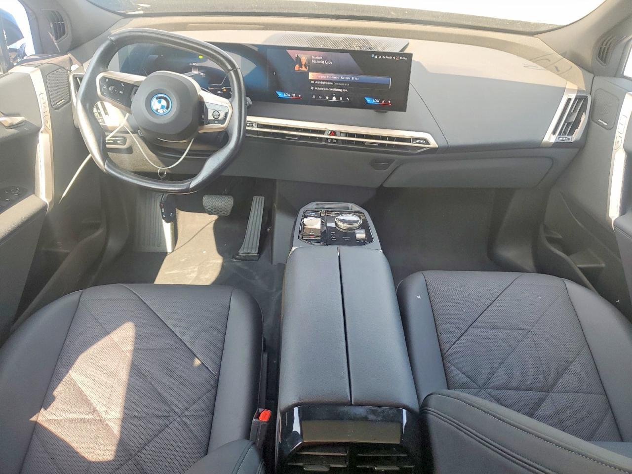 2024 BMW Ix xDrive50 - zdjęcie 8
