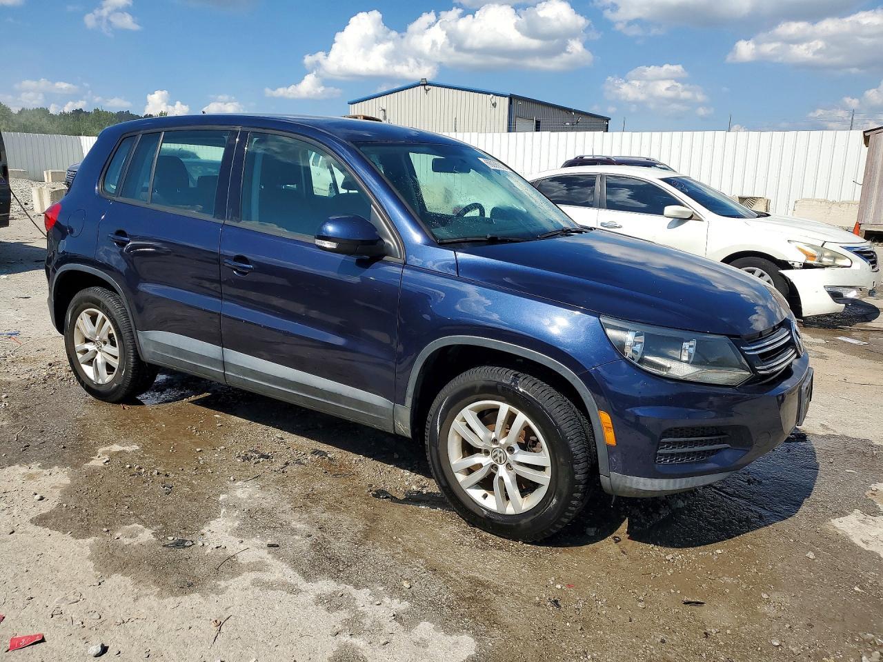 2014 Volkswagen Tiguan S - zdjęcie 4