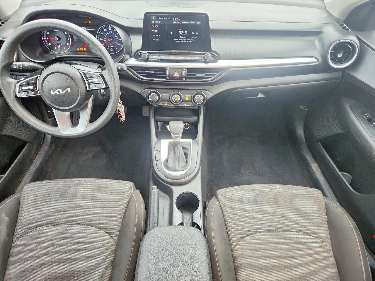 2023 Kia Forte Lxs - zdjęcie 8