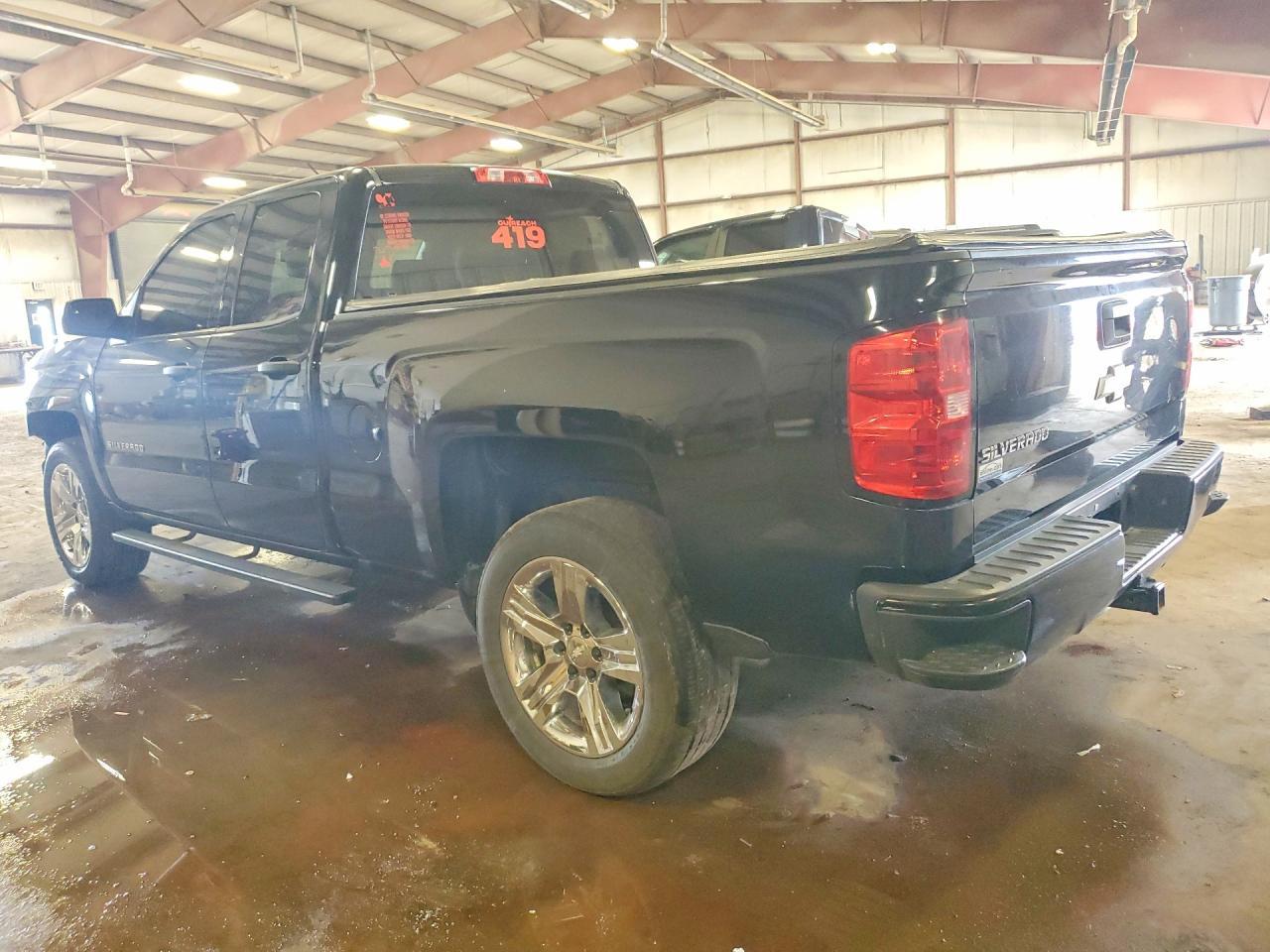 2018 Chevrolet Silverado K1500 Custom - zdjęcie 2