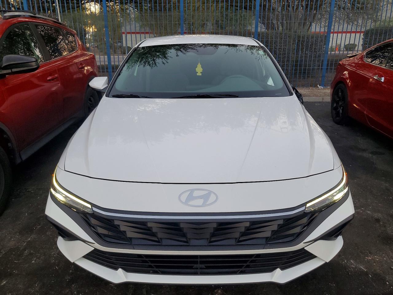2026 Hyundai Elantra Se - zdjęcie 5