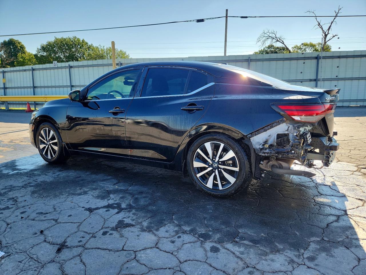 2021 Nissan Sentra Sv - zdjęcie 2