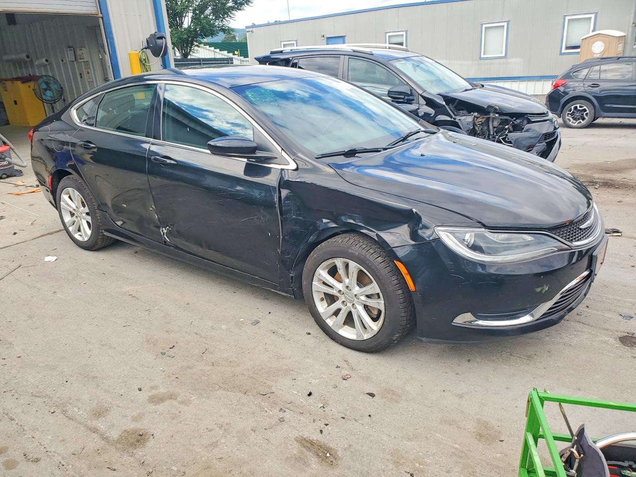 2016 Chrysler 200 Limited - zdjęcie 4