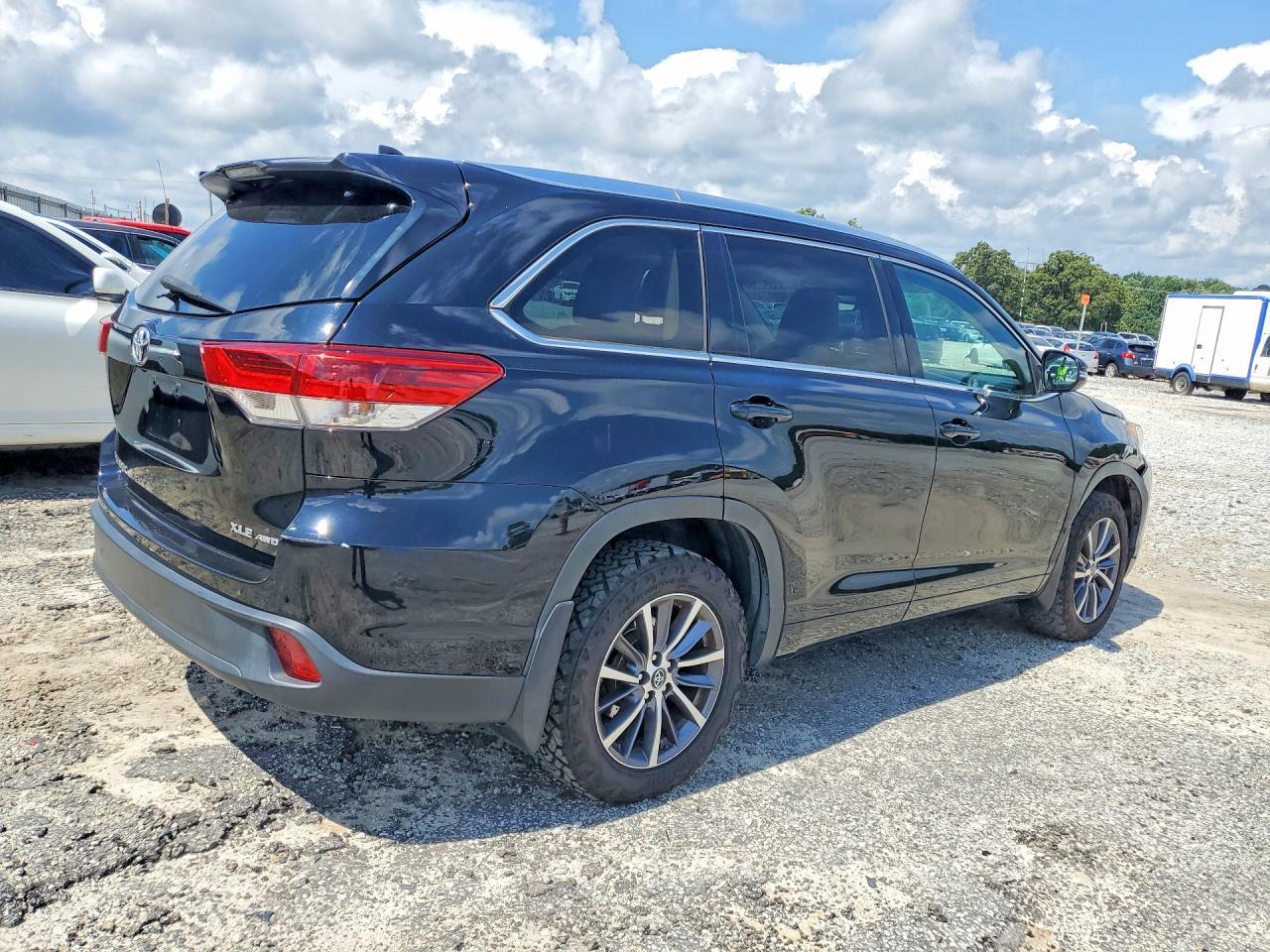 2018 Toyota Highlander Xle - zdjęcie 3