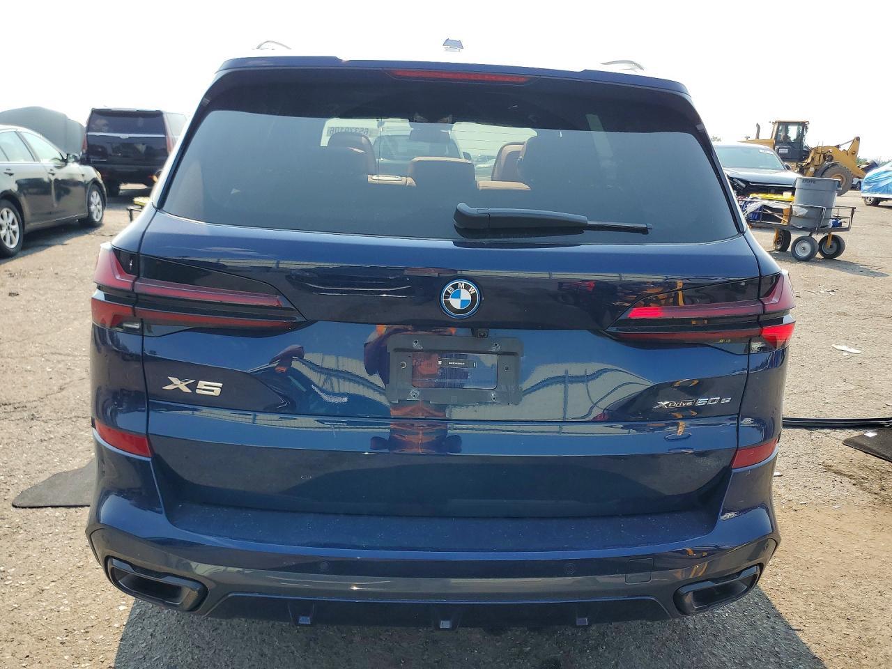 2025 BMW X5 xDrive50E - zdjęcie 6