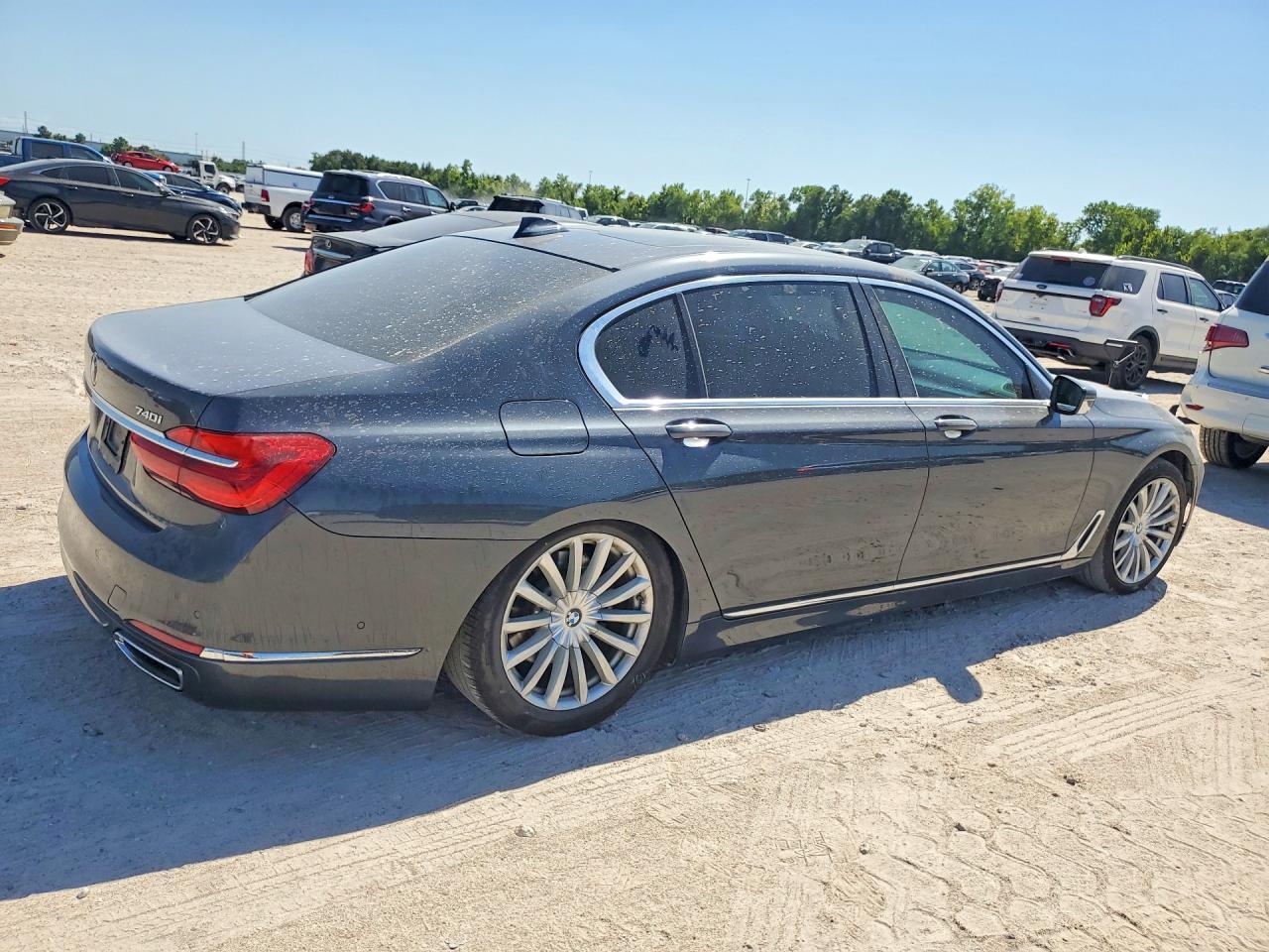 2016 BMW 740 I - zdjęcie 3