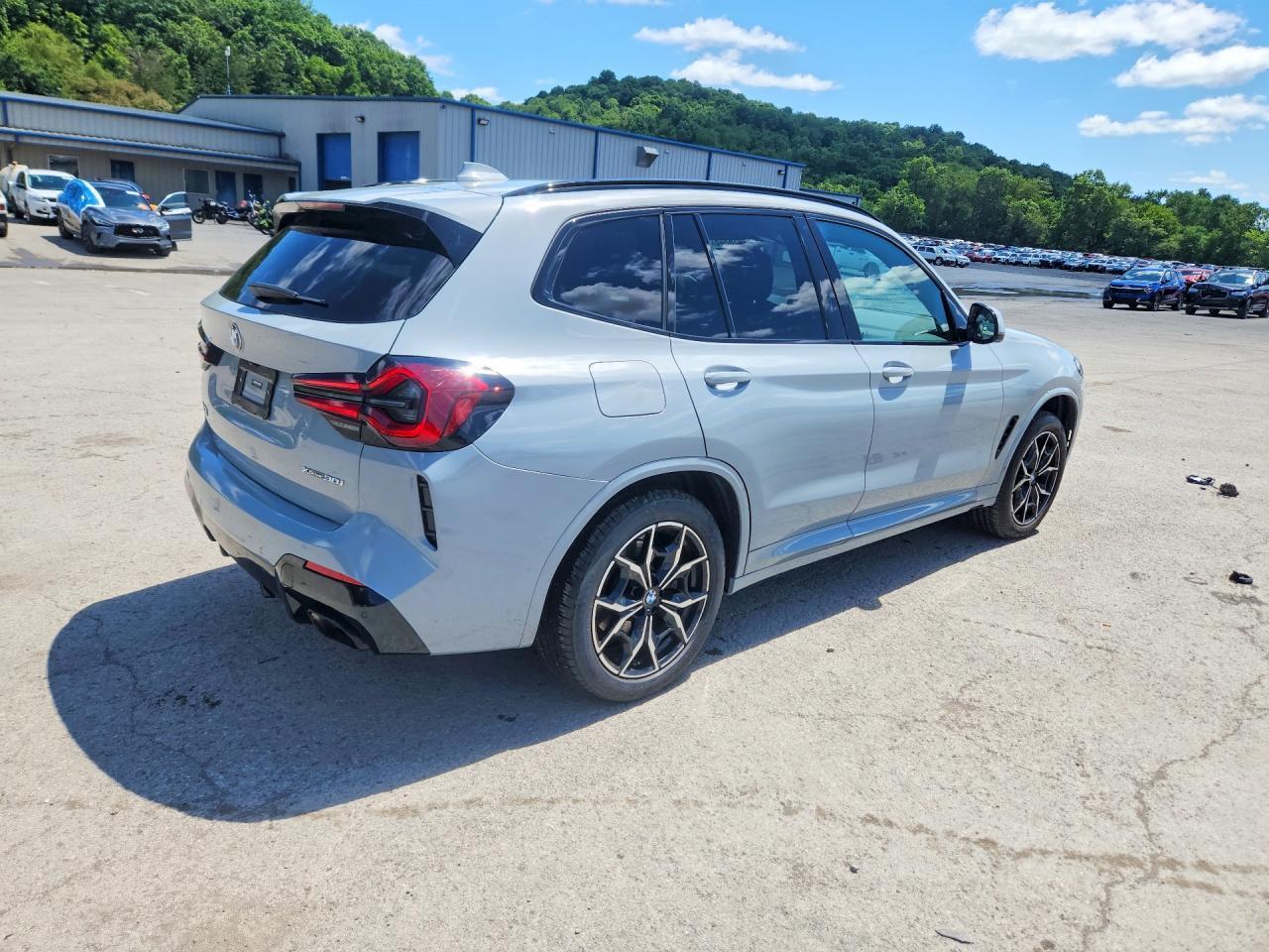 2023 BMW X3 xDrive30I - zdjęcie 3