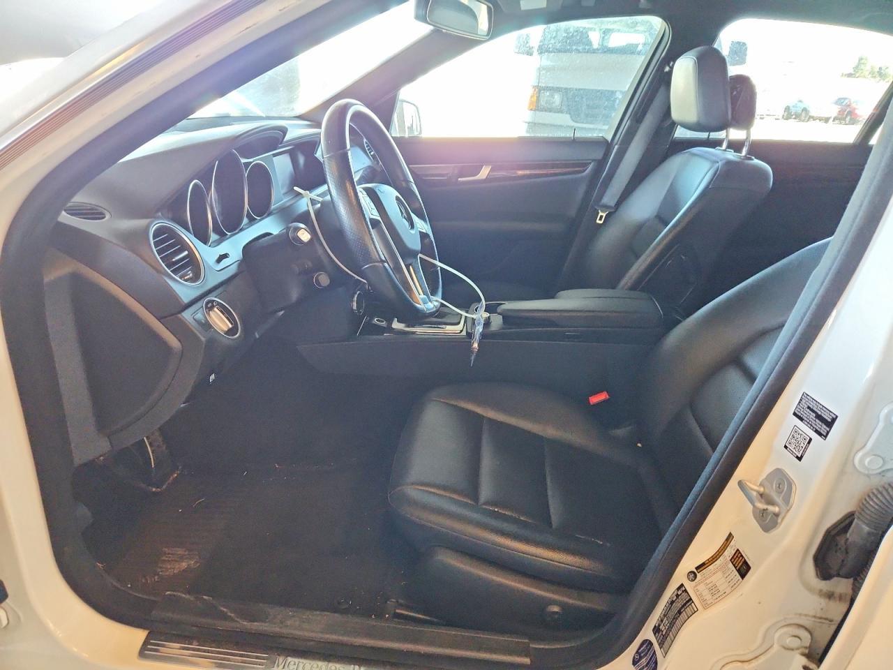 2014 Mercedes-Benz C 250 - zdjęcie 7