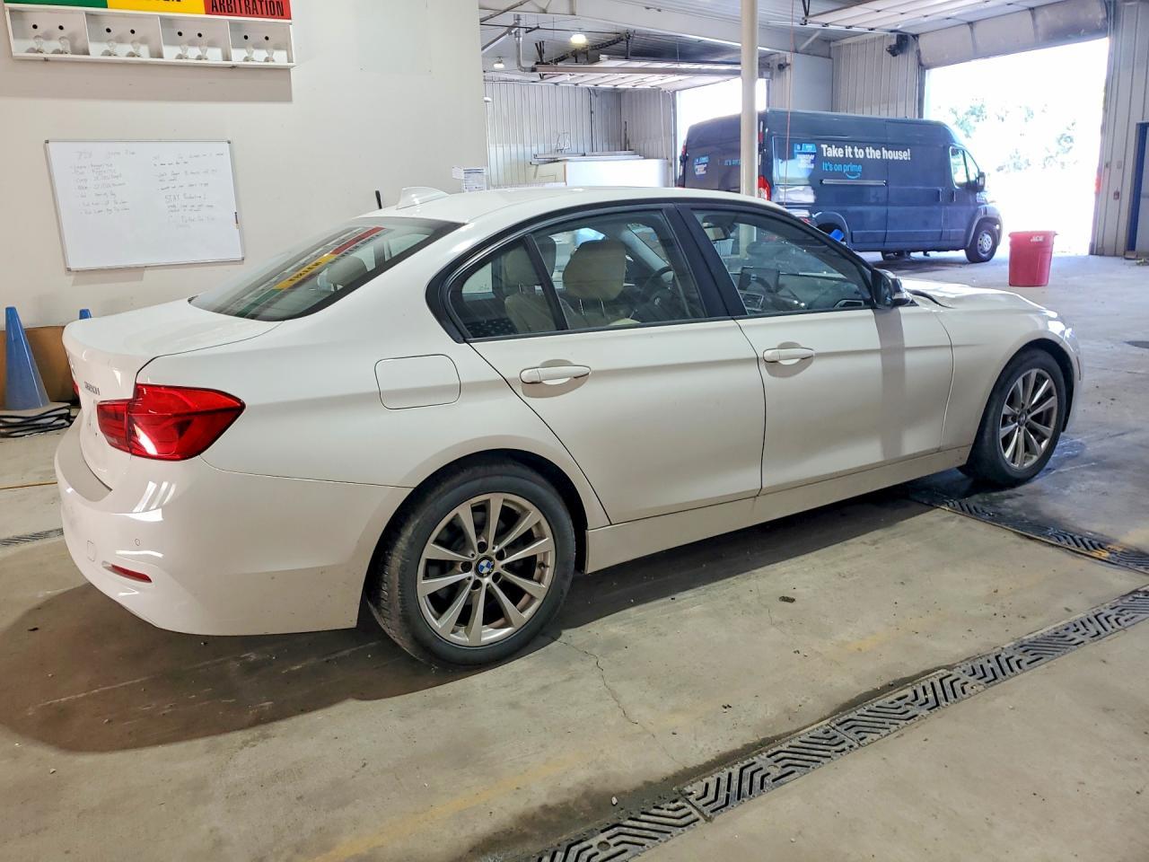 2017 BMW Seria 3 320i - zdjęcie 3