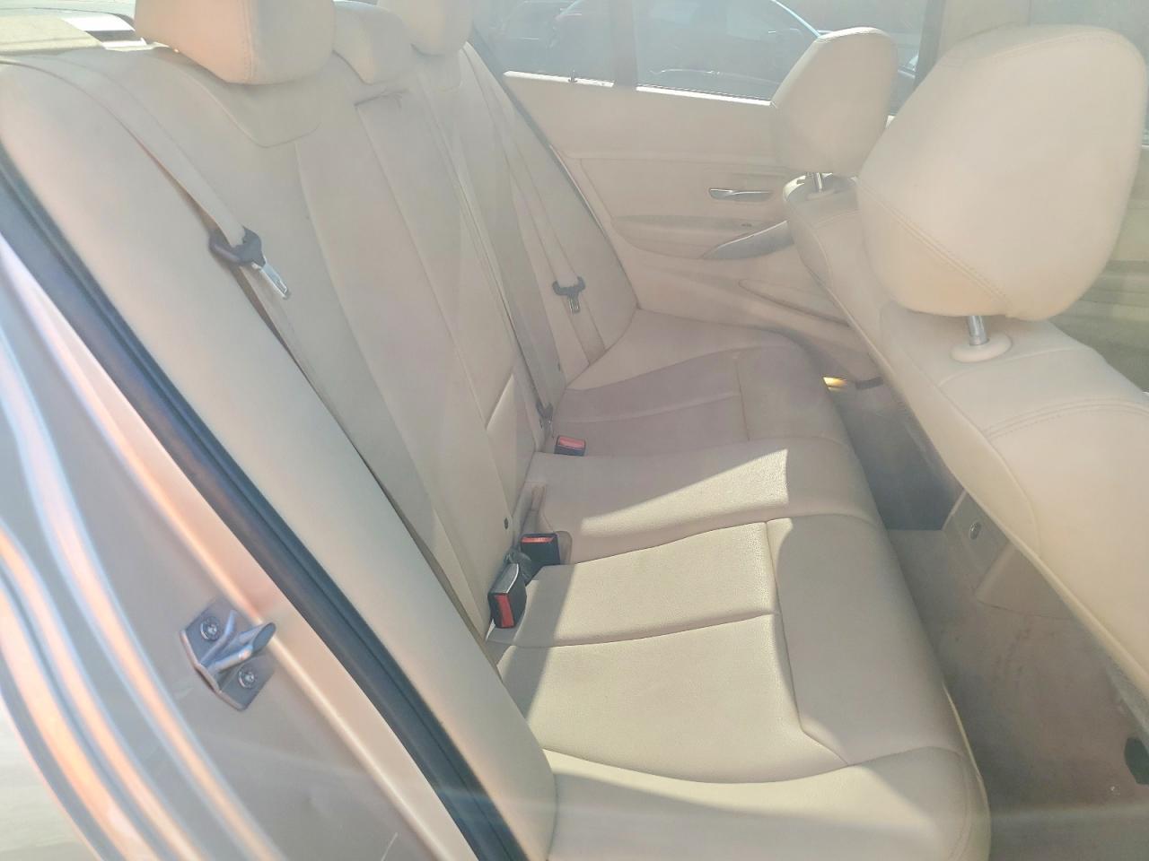 2014 BMW 320 I - zdjęcie 10