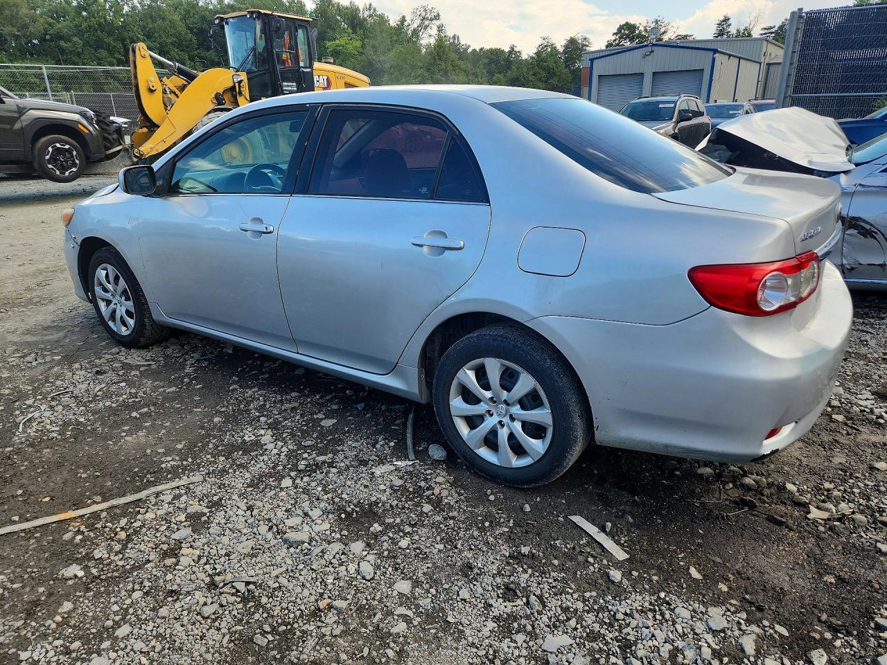 2013 Toyota Corolla Le - zdjęcie 2