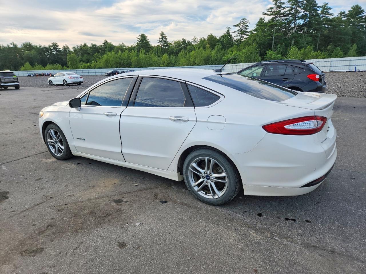 2015 Ford Fusion Titanium Hev - zdjęcie 2