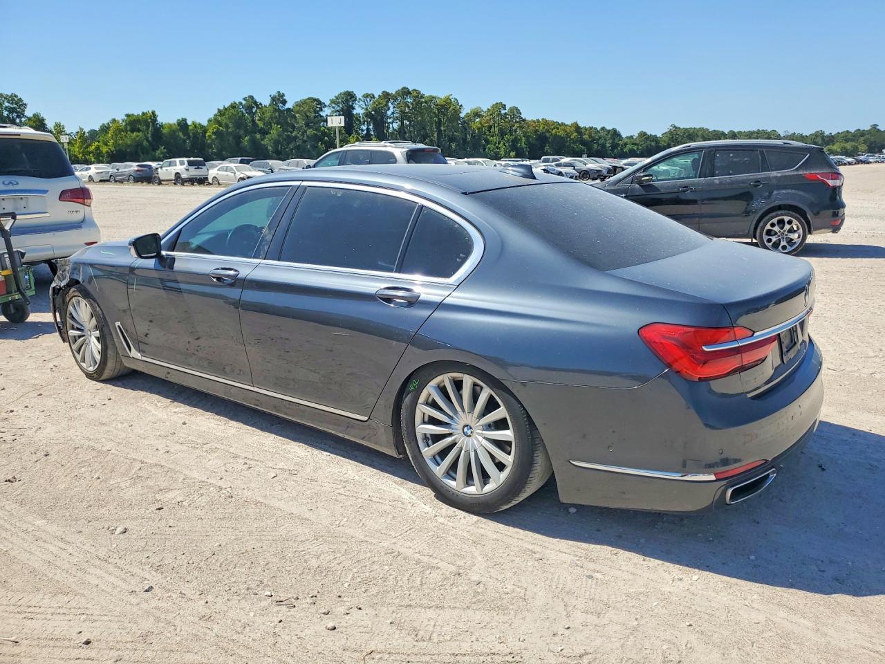 2016 BMW 740 I - zdjęcie 2