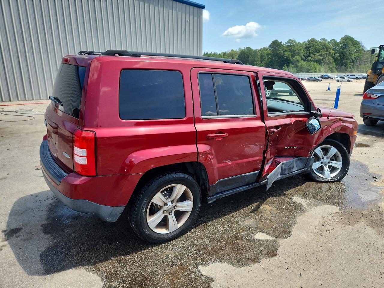 2014 Jeep Patriot Latitude - zdjęcie 3