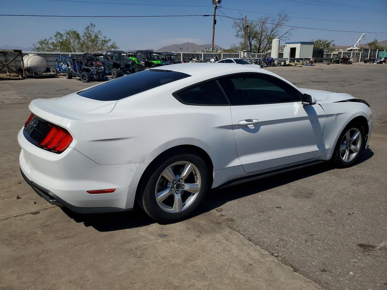 2018 Ford Mustang - zdjęcie 3