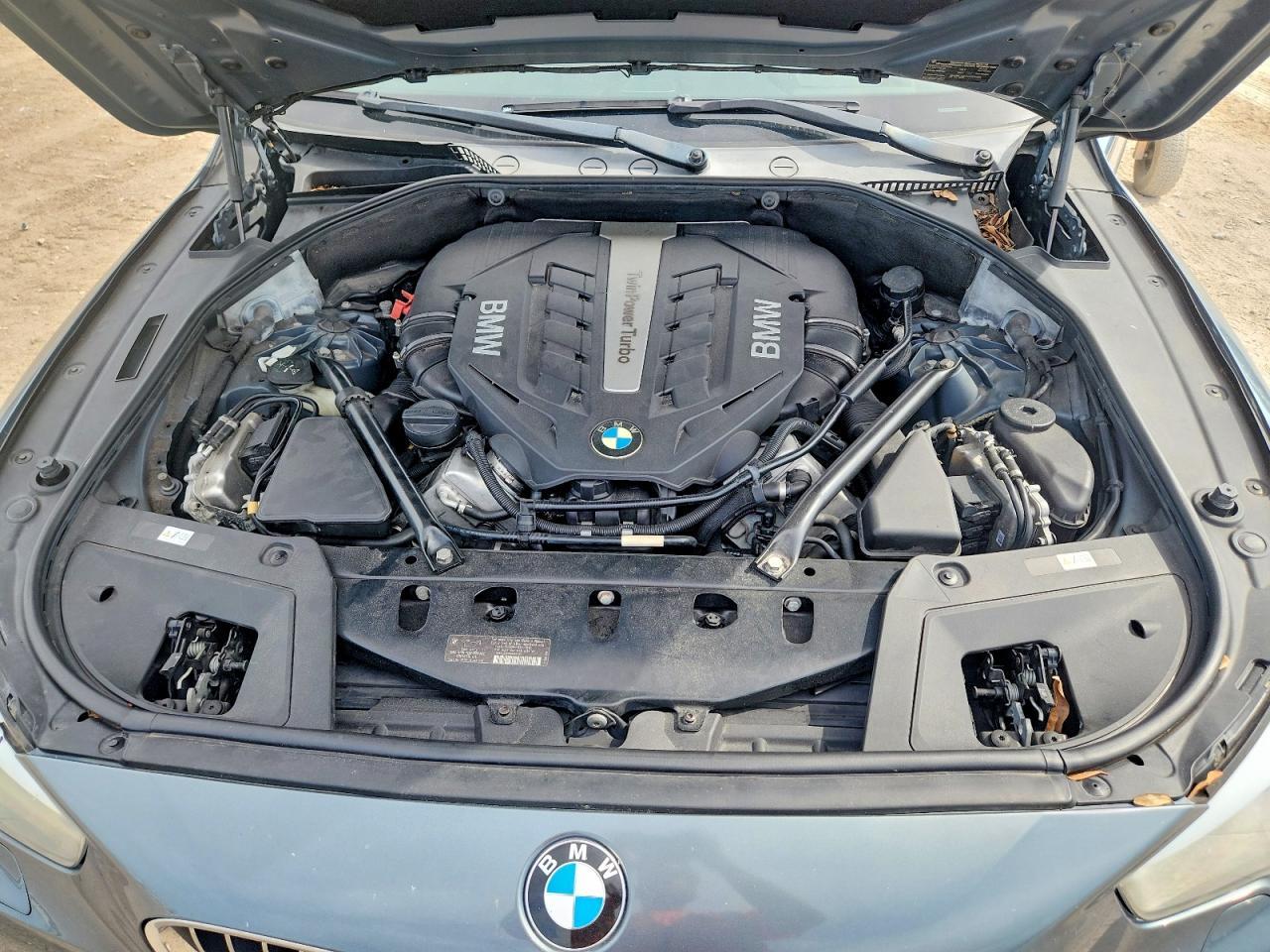 2013 BMW Seria 5 550i - zdjęcie 11