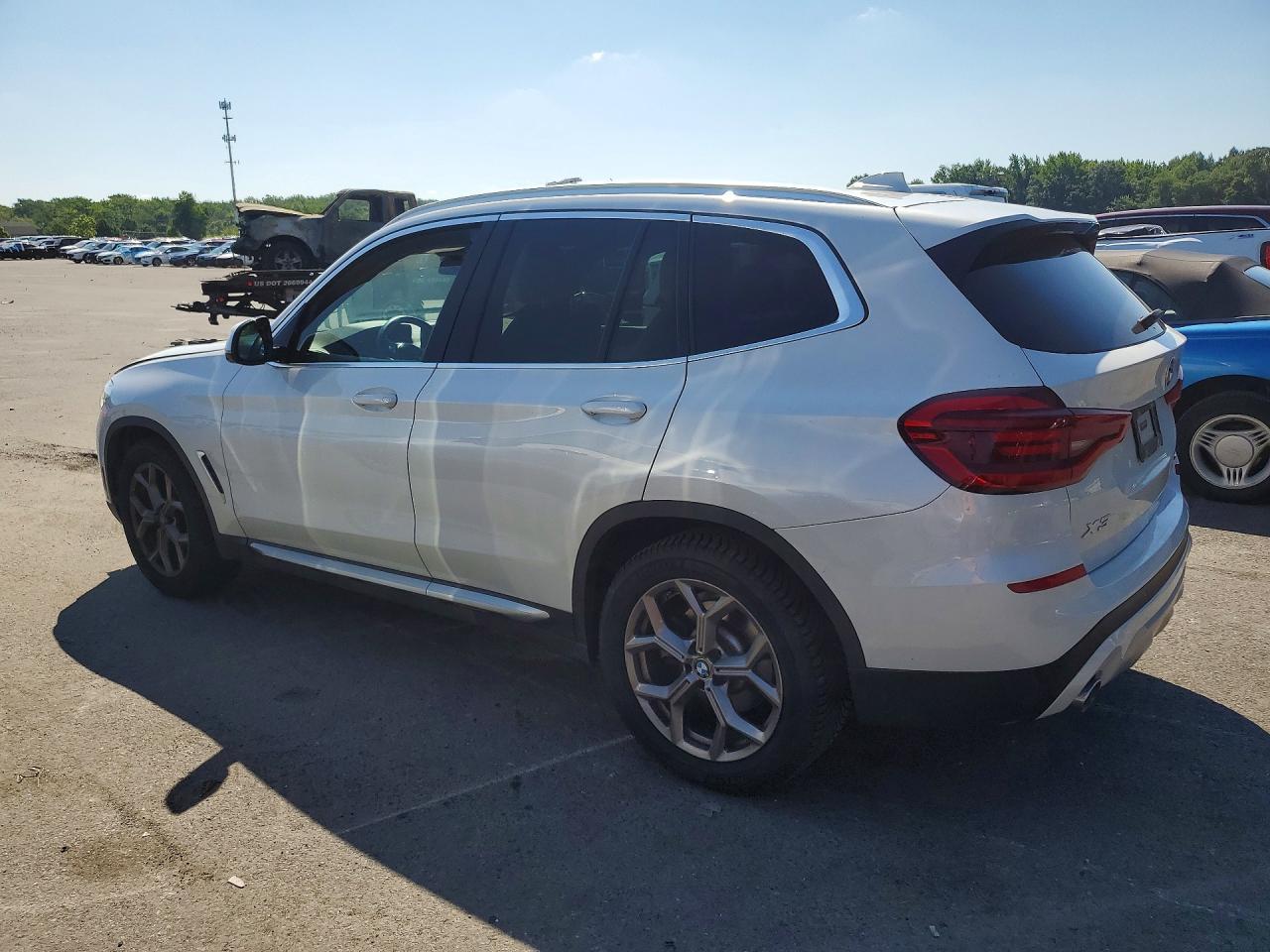 2021 BMW X3 xDrive30I - zdjęcie 2