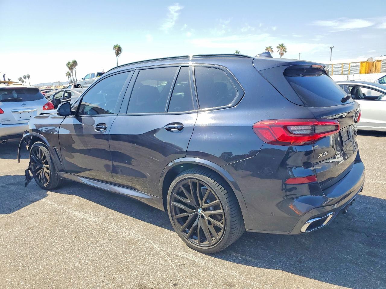 2019 BMW X5 xDrive50I - zdjęcie 2