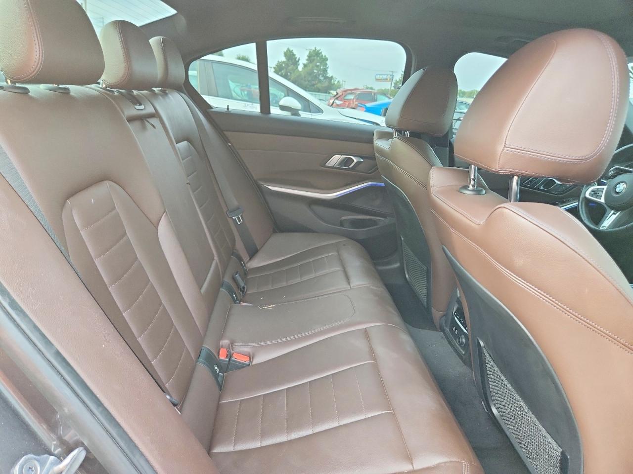 2019 BMW Seria 3 330i - zdjęcie 10