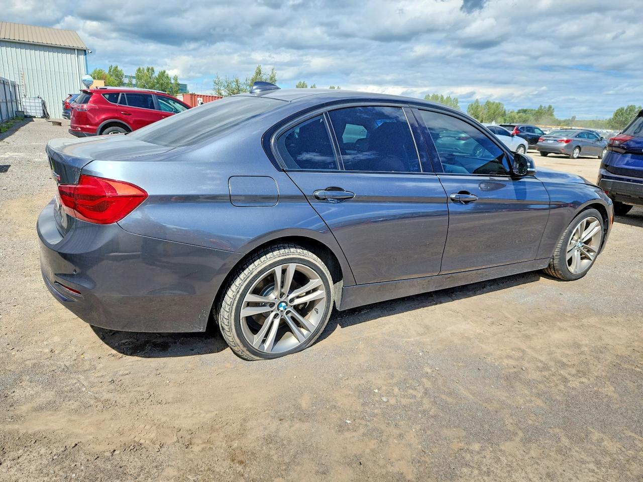 2017 BMW 320 Xi - zdjęcie 3