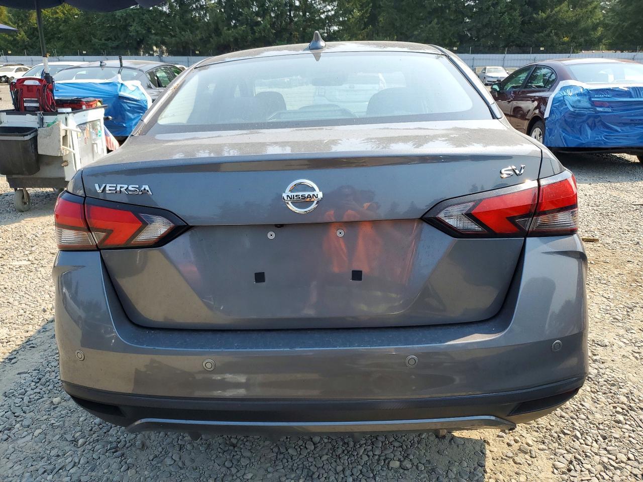 2021 Nissan Versa Sv - zdjęcie 6