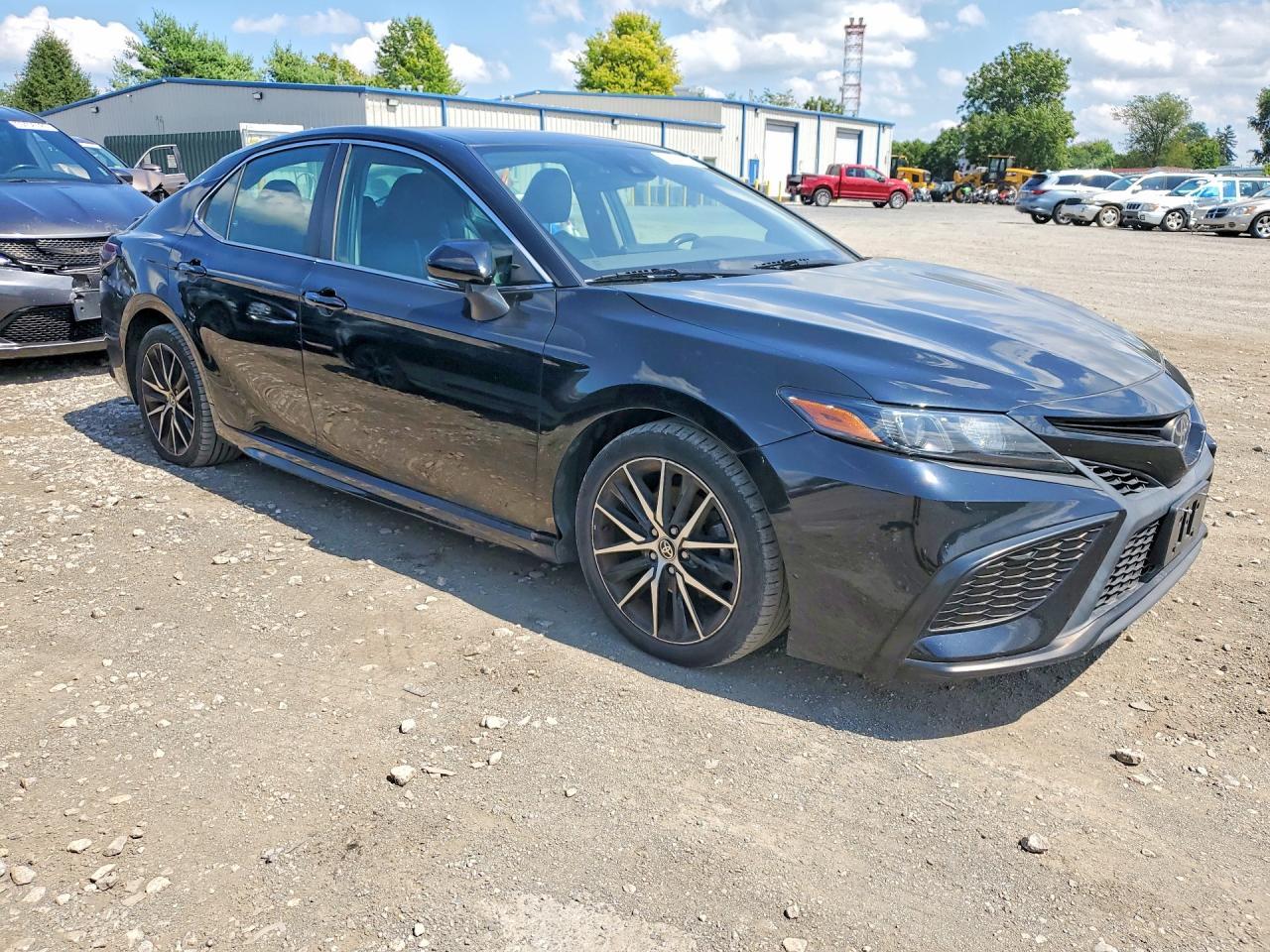 2021 Toyota Camry Se - zdjęcie 4