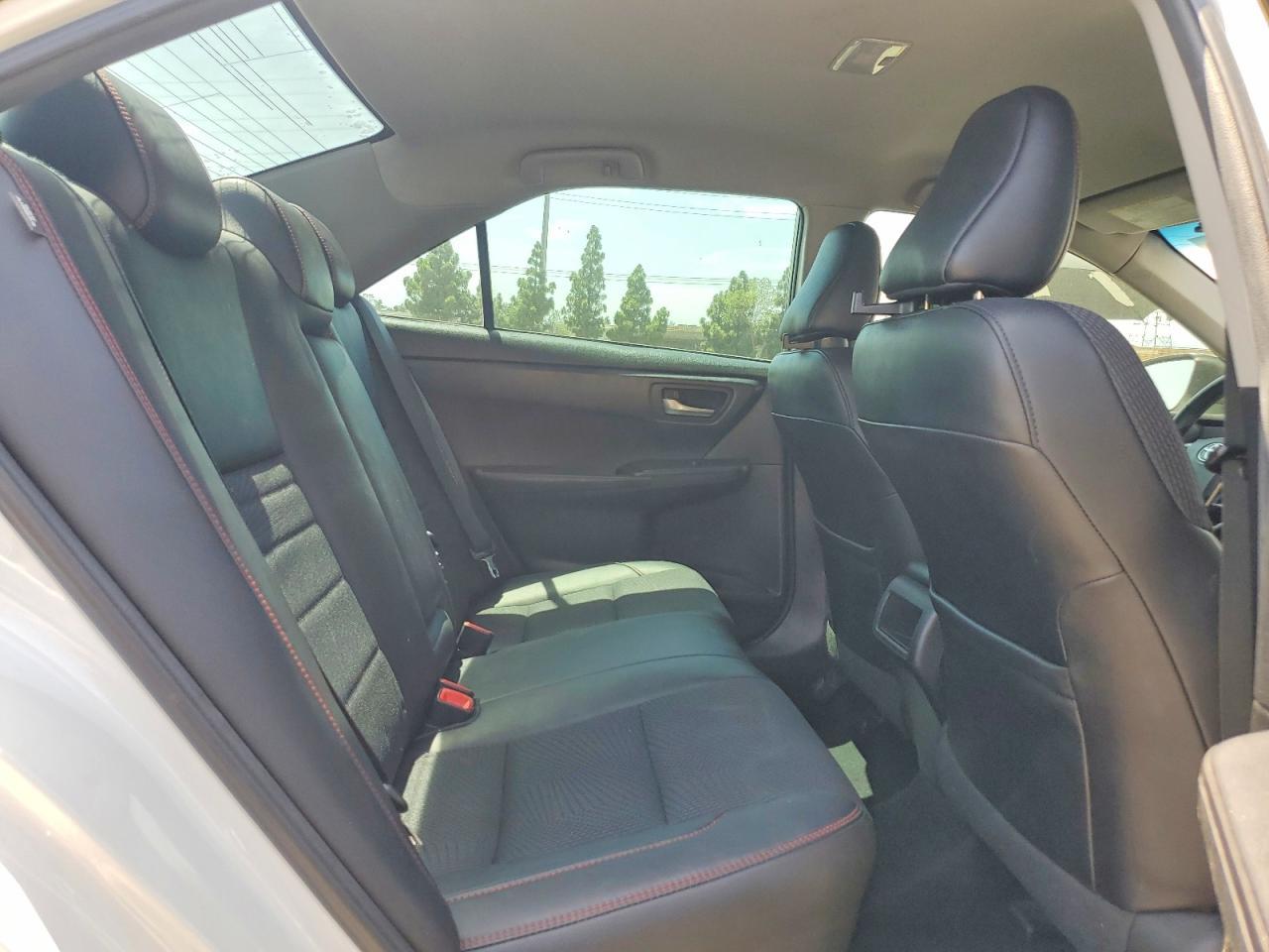 2017 Toyota Camry Se - zdjęcie 10