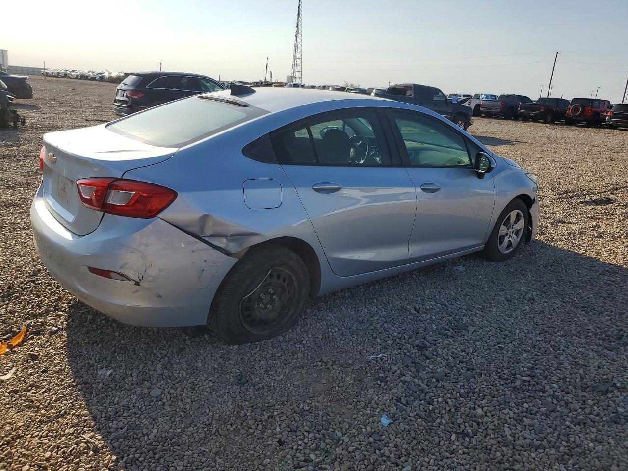 2018 Chevrolet Cruze Ls - zdjęcie 3