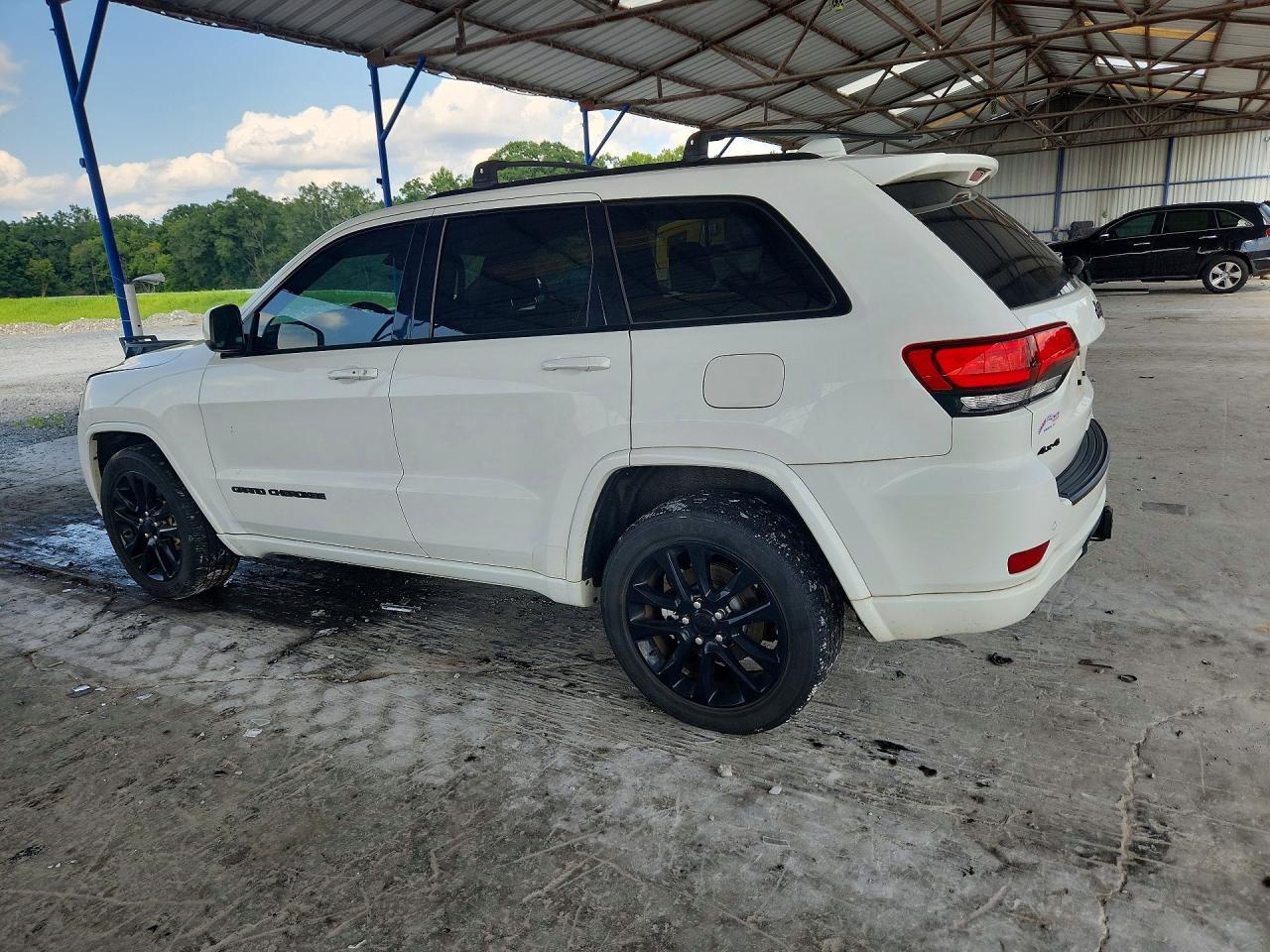 2021 Jeep Grand Cherokee Laredo - zdjęcie 2