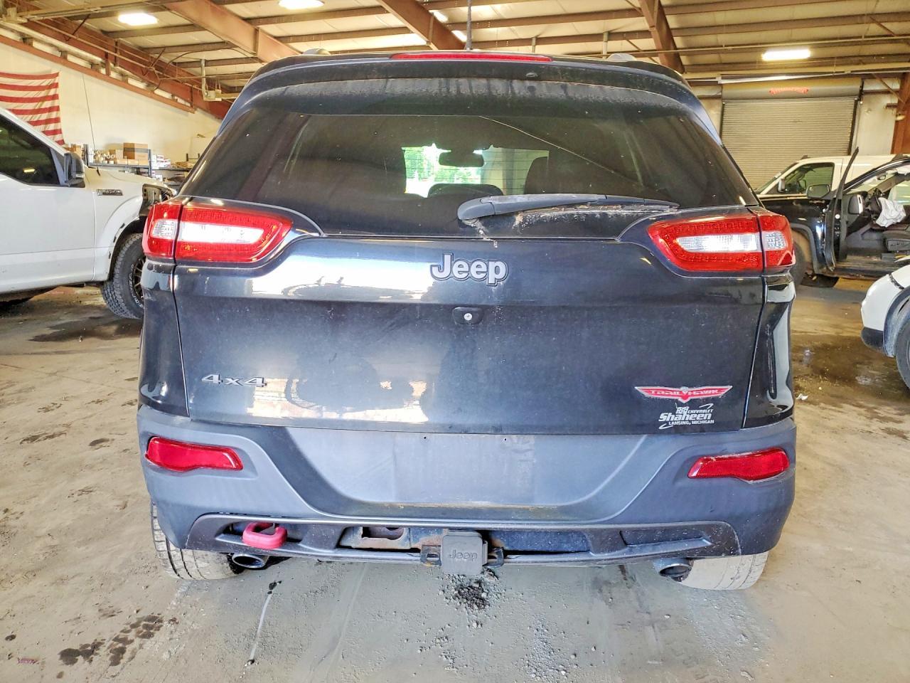 2015 Jeep Cherokee Trailhawk - zdjęcie 6