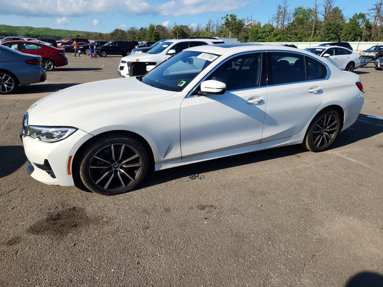 2019 BMW Seria 3 330i - zdjęcie główne