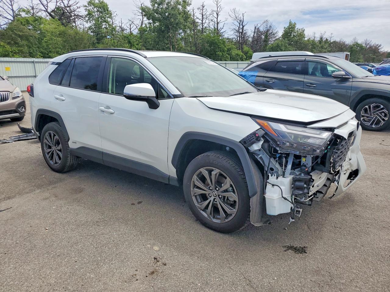 2025 Toyota Rav4 Xle Premium - zdjęcie 4