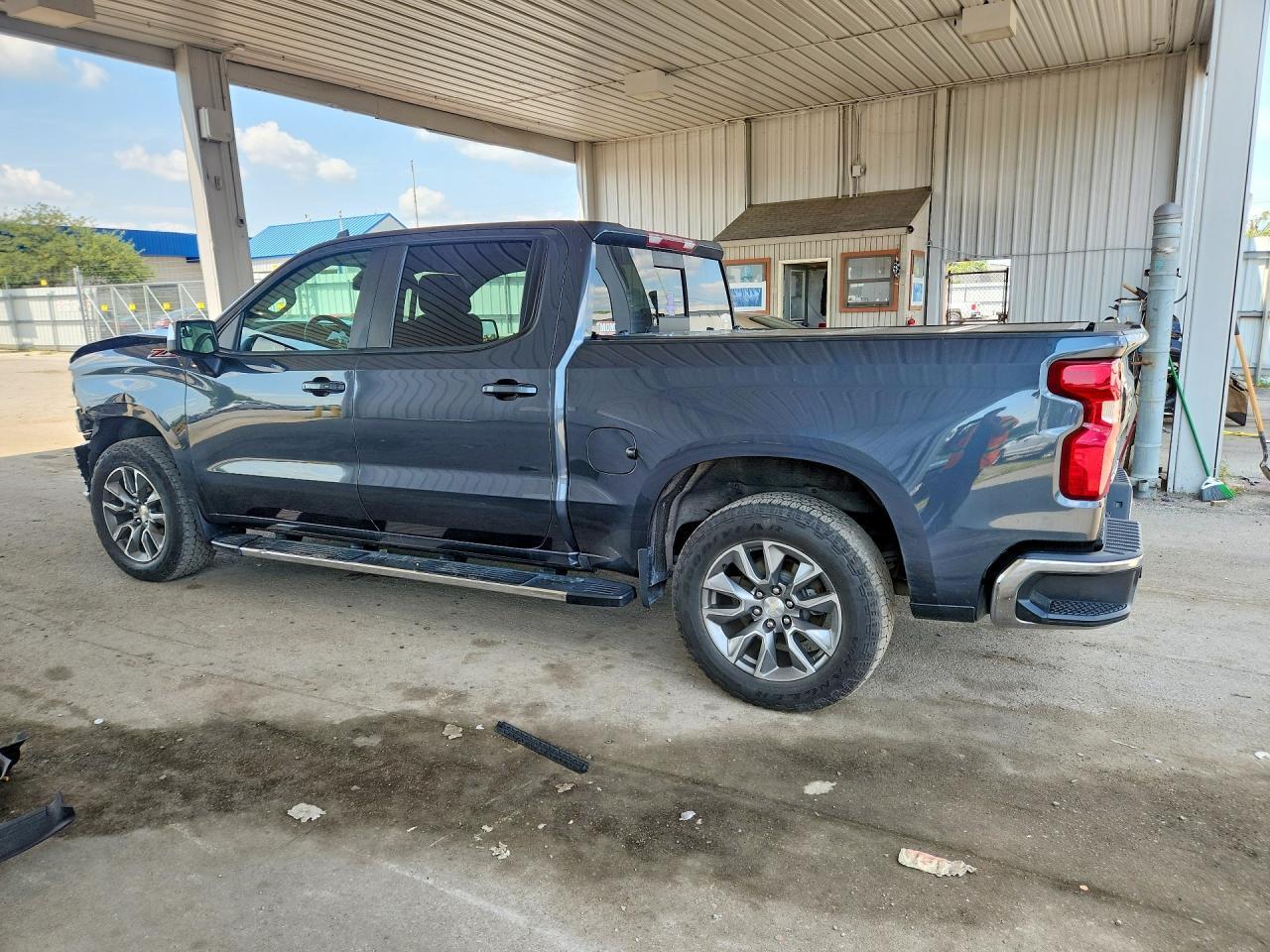 2021 Chevrolet Silverado K1500 Lt - zdjęcie 2