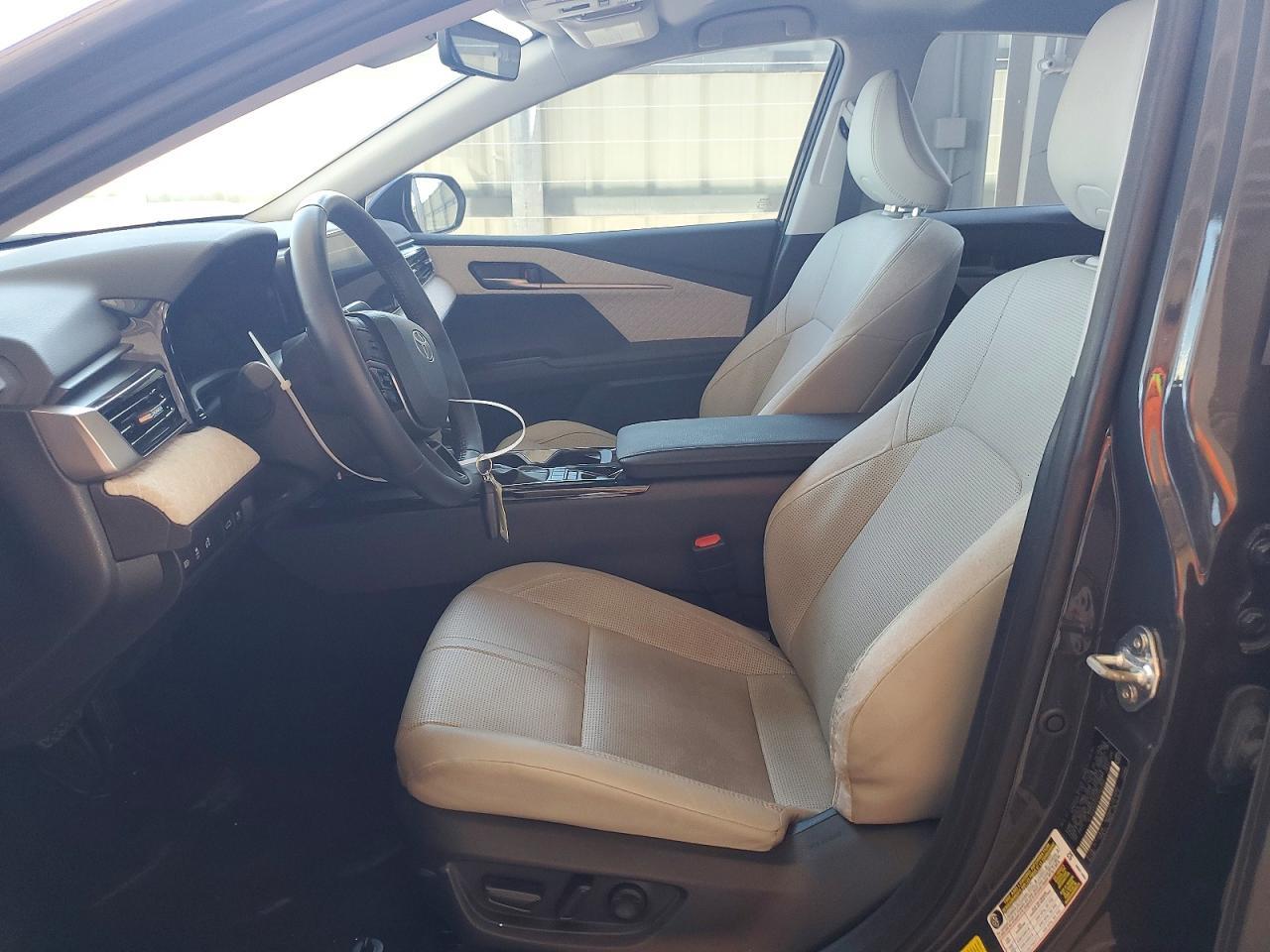 2025 Toyota Camry Xle - zdjęcie 7
