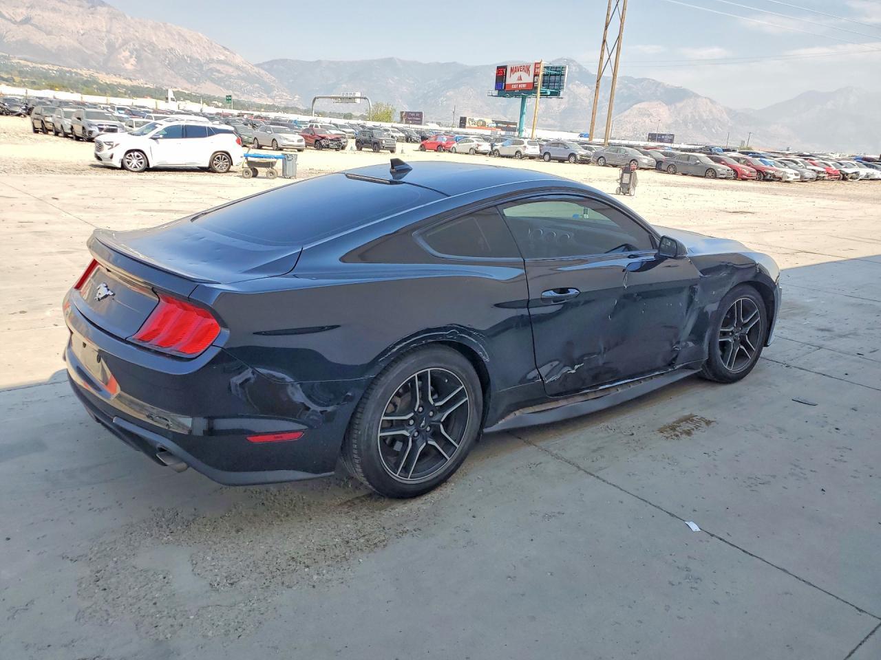 2020 Ford Mustang - zdjęcie 3