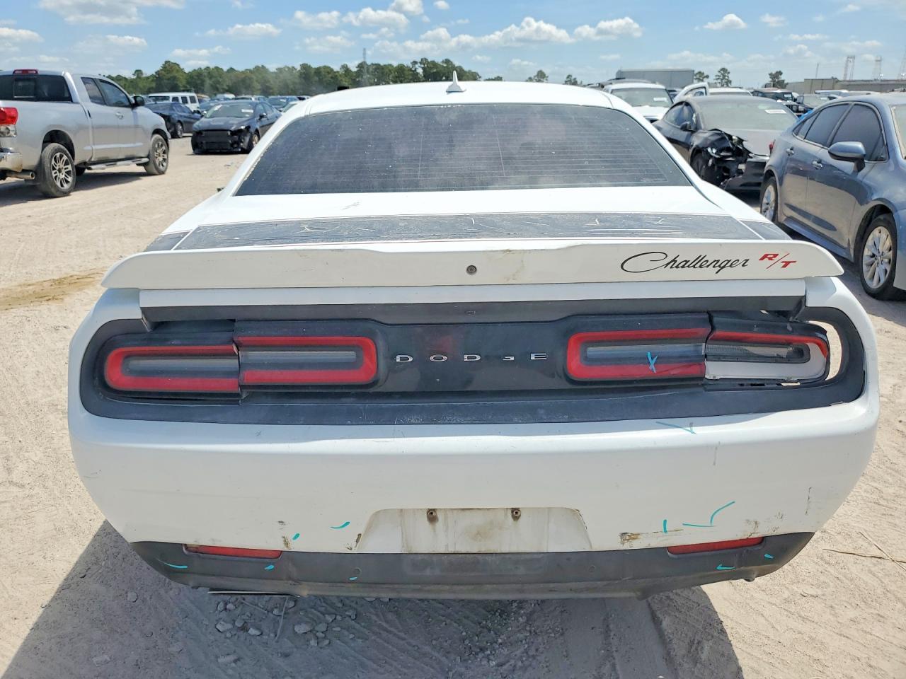 2016 Dodge Challenger R/T - zdjęcie 6